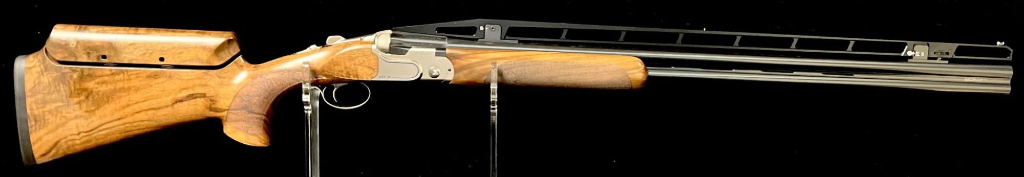 BERETTA-DT11 X TRAP 12G 32" O/U ADJUSTABLE RIB RH ADJUSTABLE STOCK SN: DT23728W