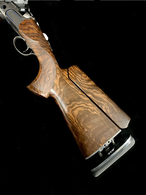 Beretta DT11 12ga/32"Adj Rib - RH Adj Stock w/ RAD System - Pre Owned - SN: DT17930W - Image 3